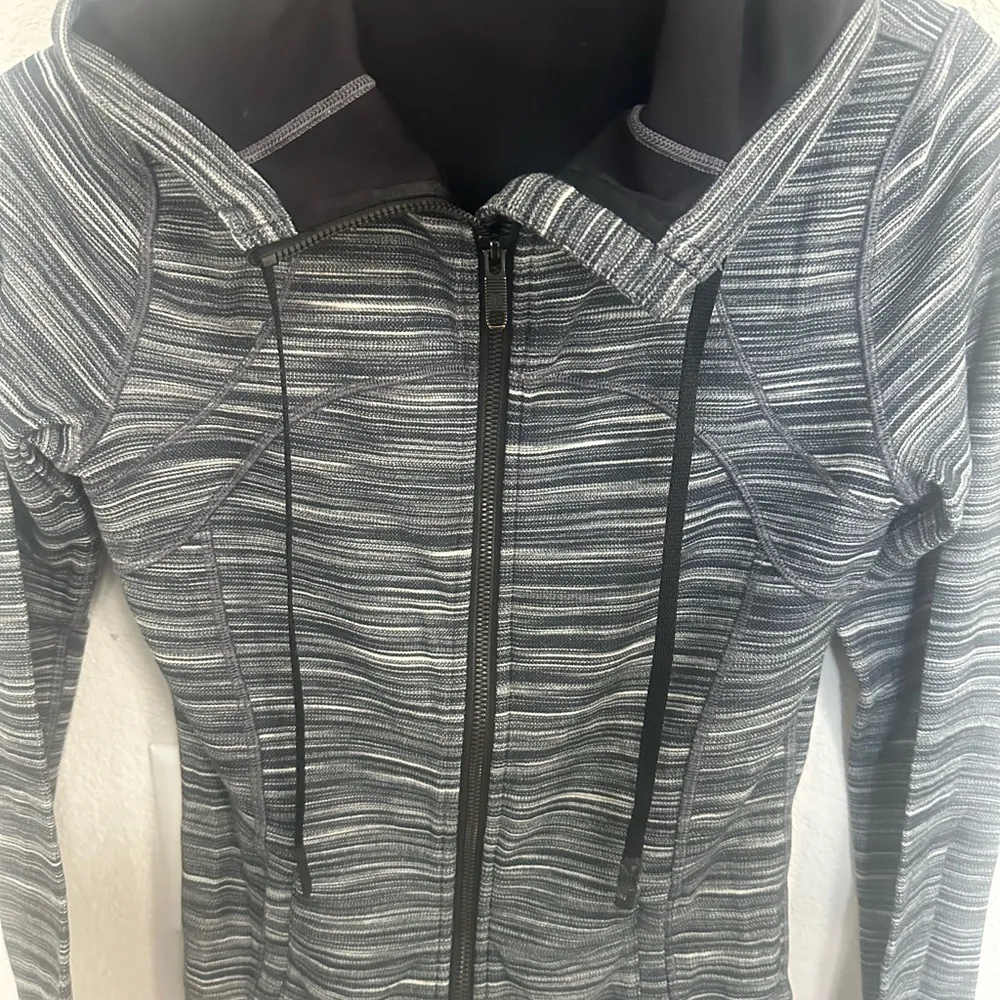 Lululemon Hooded Define Jacket Nulu Heathered Black / White / Black Size 6 - Image 4