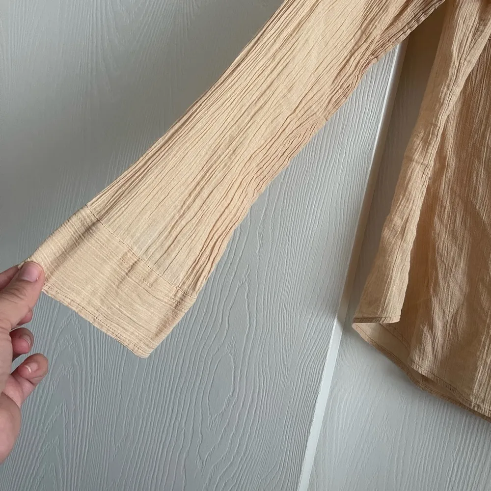 TALBOTS button up for women petite 10p beige - Image 4