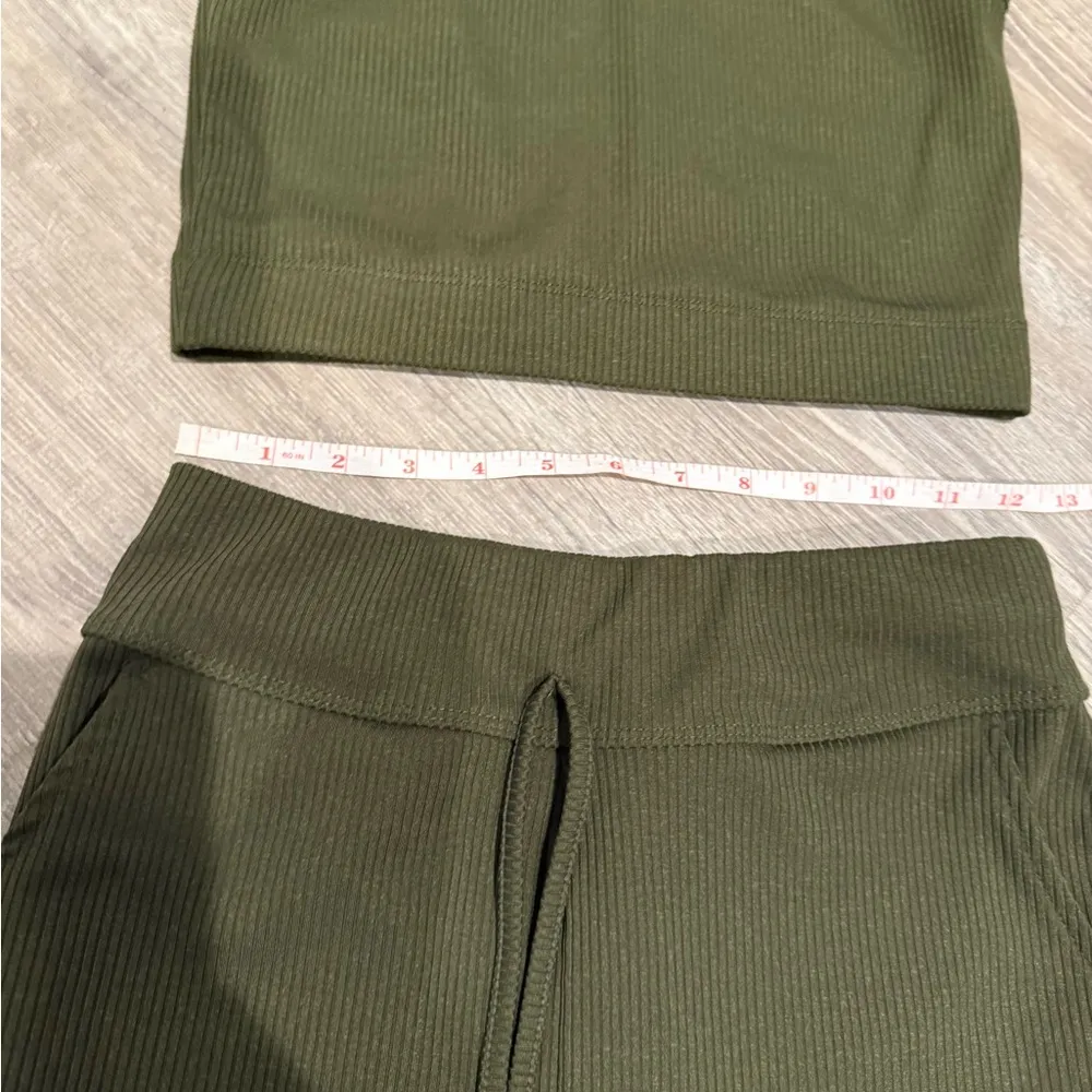 Olive Green Women's Shorts Set (3 piece) Size M - Image 6