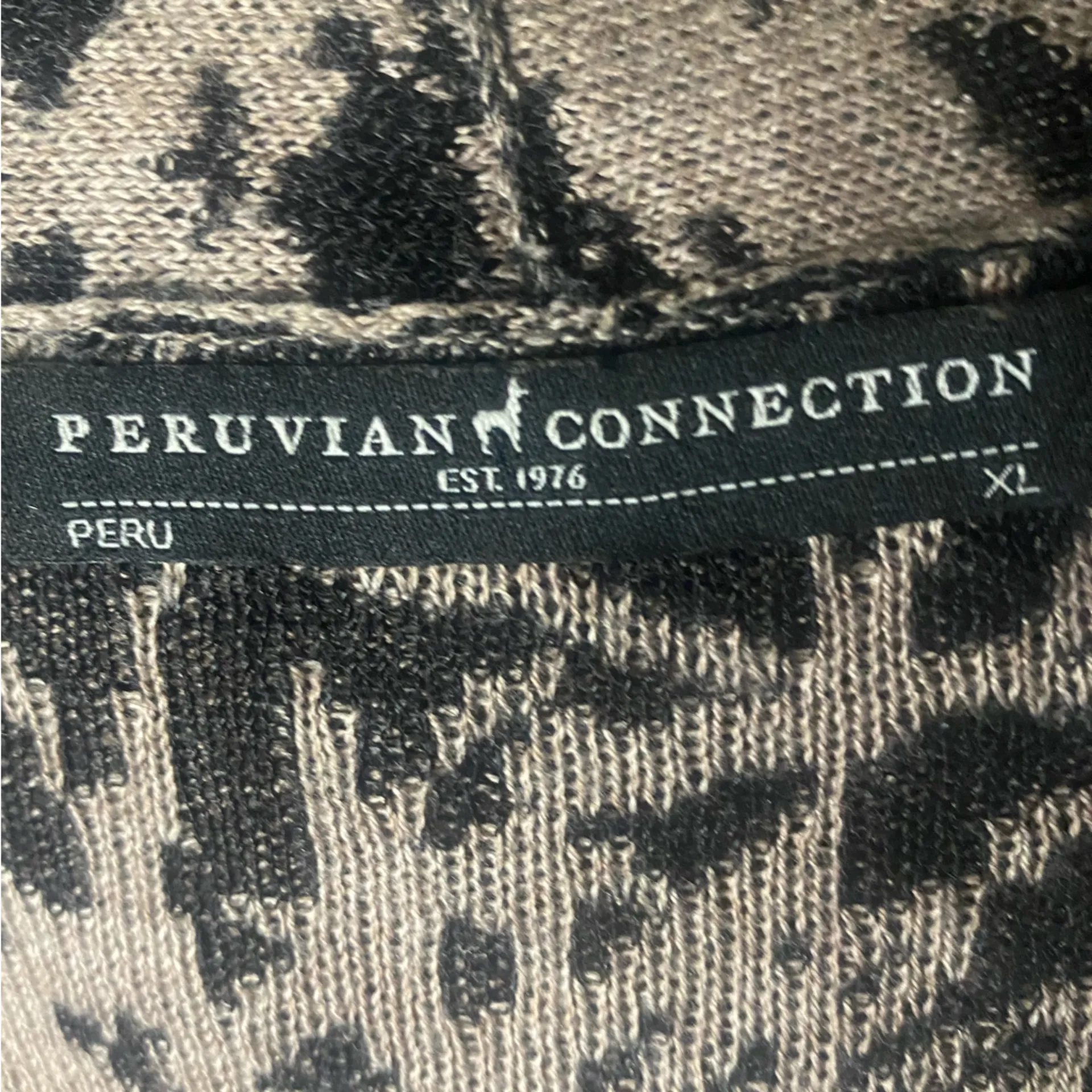 Peruvian Connection Pima Alpaca
Blend Long Cardigan Black Beige
Print XL - Image 10