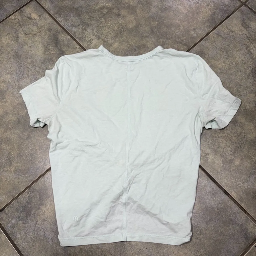 Lululemon Crescent T-Shirt Womens Light Pistachio PTP 16” Laying flat Gym Casual - Image 3