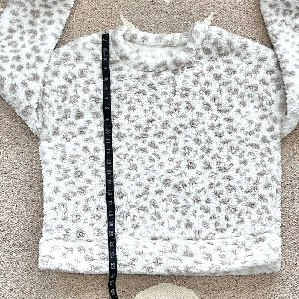 Thread & Supply White Leopard Sherpa Fleece Pullover Medium - Image 4