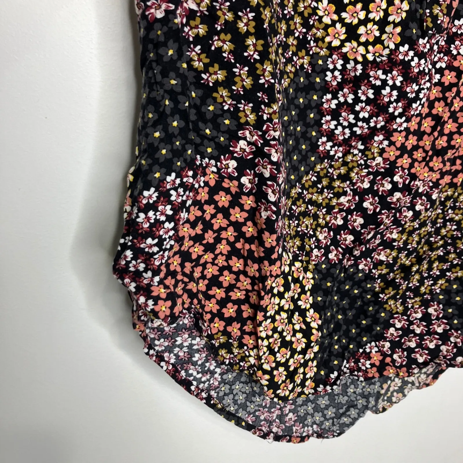 Loft outlet floral blouse long sleeve v-neck business professional women's small - Image 2