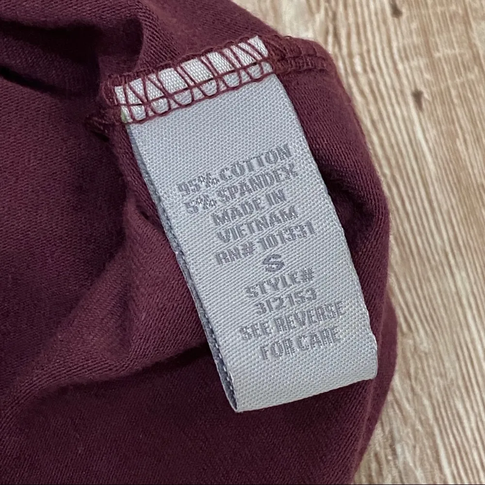 NWT Burgundy Scoop Neck Open Back Bodysuit S - Image 10