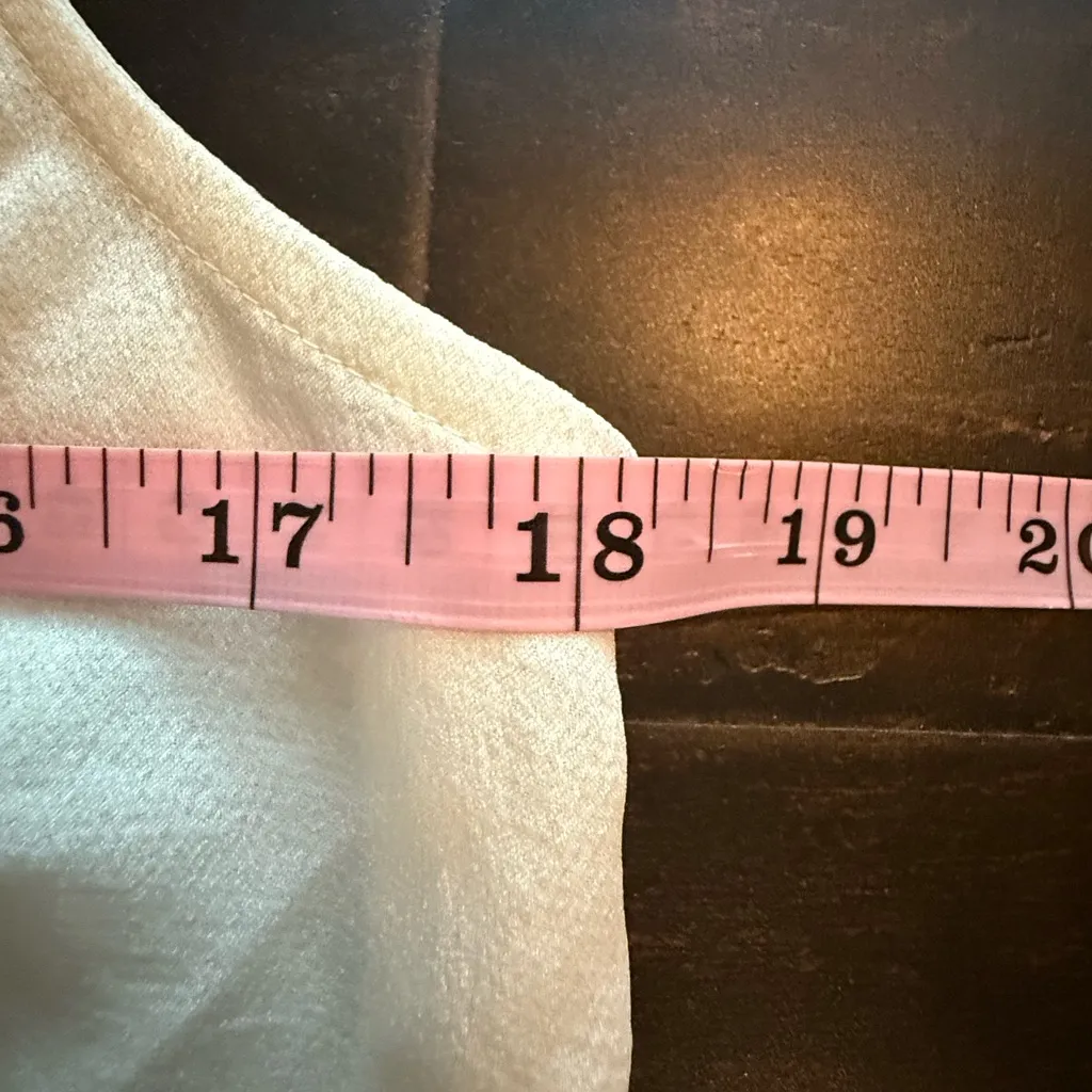 Express Ivory Sleeveless Tank Top Sise XS - Image 8