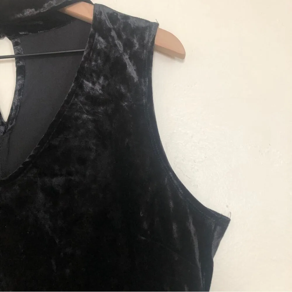 Twice Chic Boutique Velvet Curves Ahead Little Black Bodycon V - Image 3