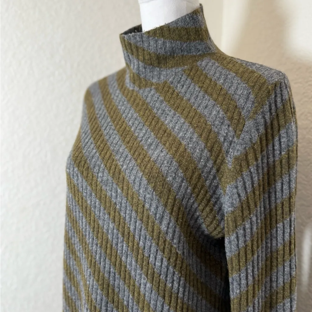 Theory‎ Diagonal Stripe Mock Neck Knit Sweater Tunic Size Large Wool Blend - Image 2