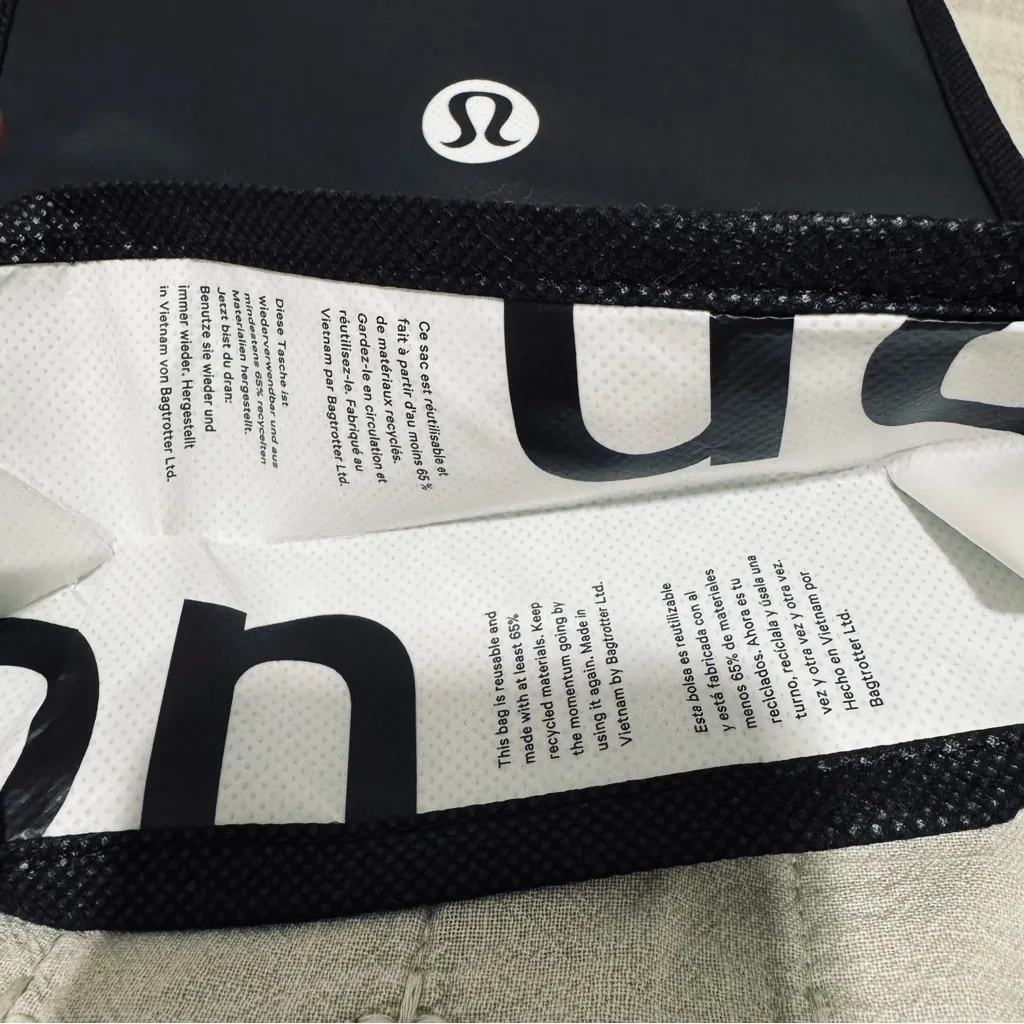 Lululemon Athletica Reusable Monochrome Tote‎ - Image 7