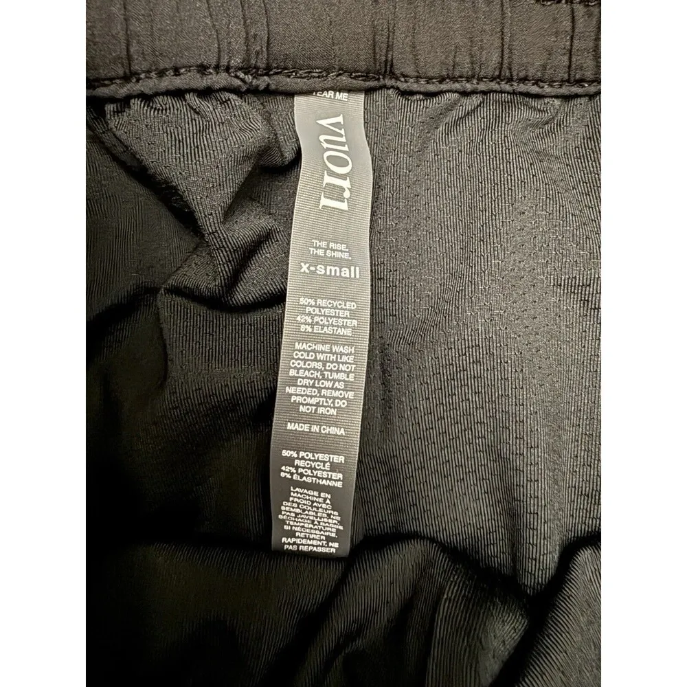 Vuori Women’s Clementine Shorts 2.5” Inseam Black Watercolor Camo XS New $58 - Image 4