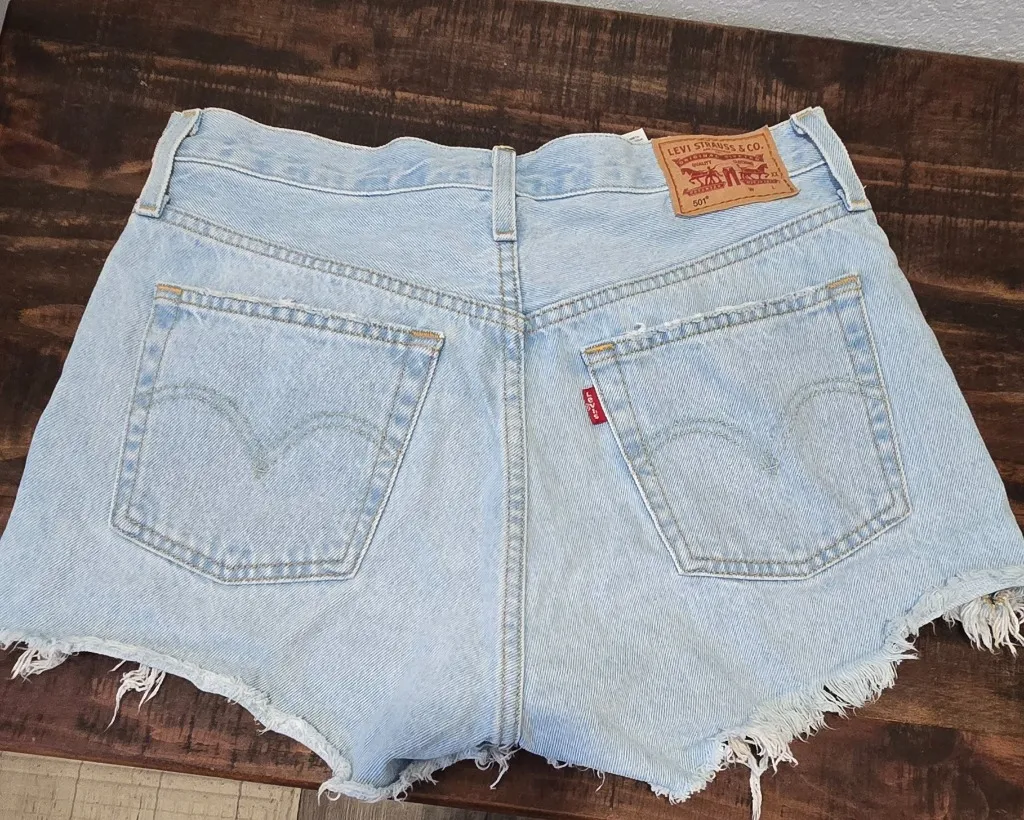 Levi’s 501 High-Waisted Denim Shorts - Image 3