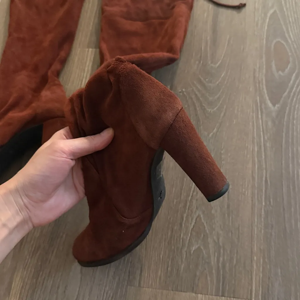 Stuart weitzman stretch suede dark maroon red highland thigh high heeled boots - Image 2