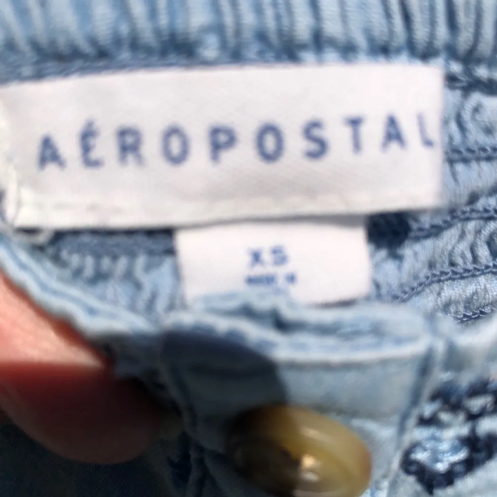 Aeropostal Babydoll Embroidered Distressed Wash top XS - Image 7