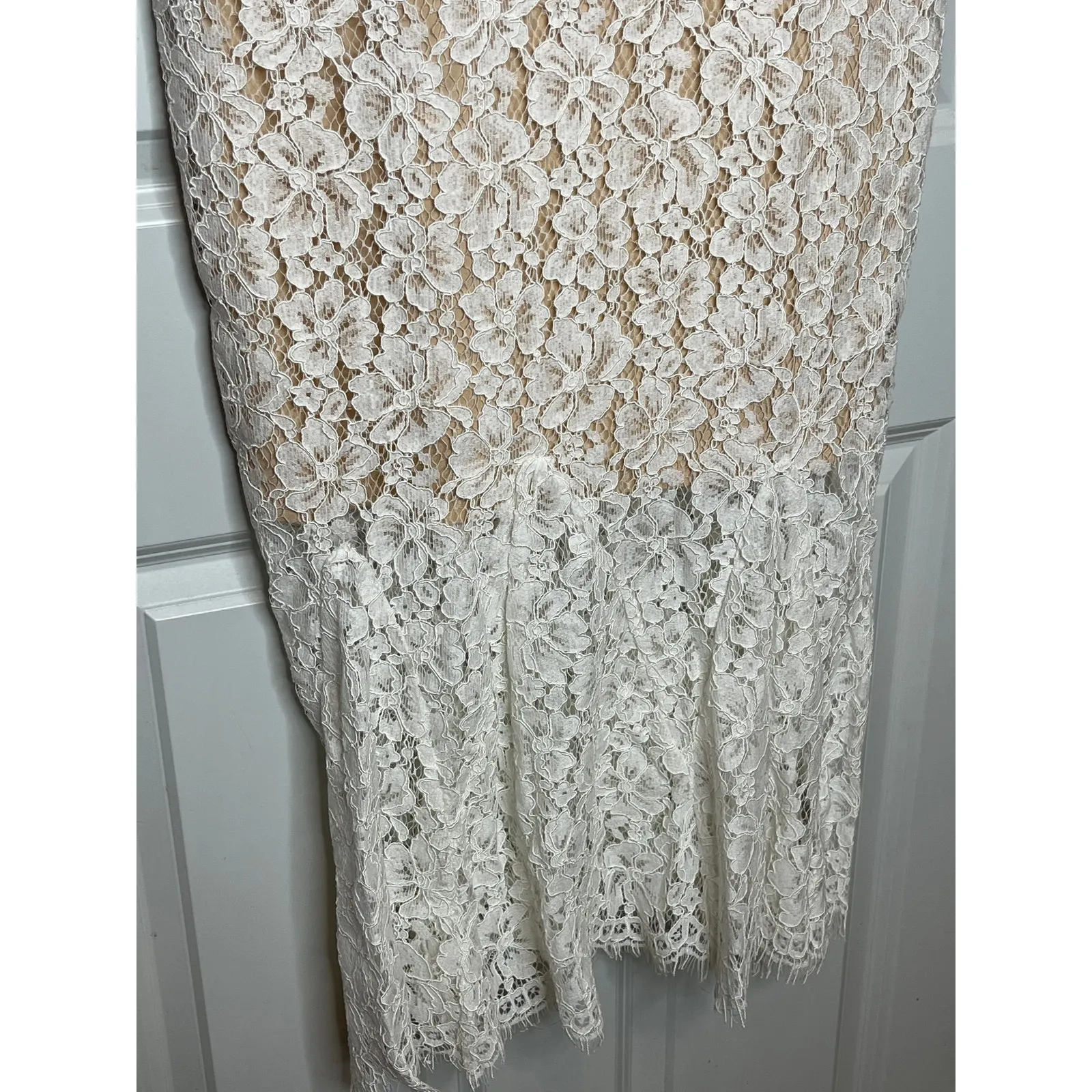 Vow'd NEW Size Medium White Lace Open Back Tulip Hem Midi Dress Wedding Bride - Image 4