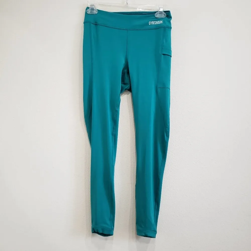 Gymshark  Women's High-Rise Seamless Stirrup Illumination Gym Legging in Green - Image 22