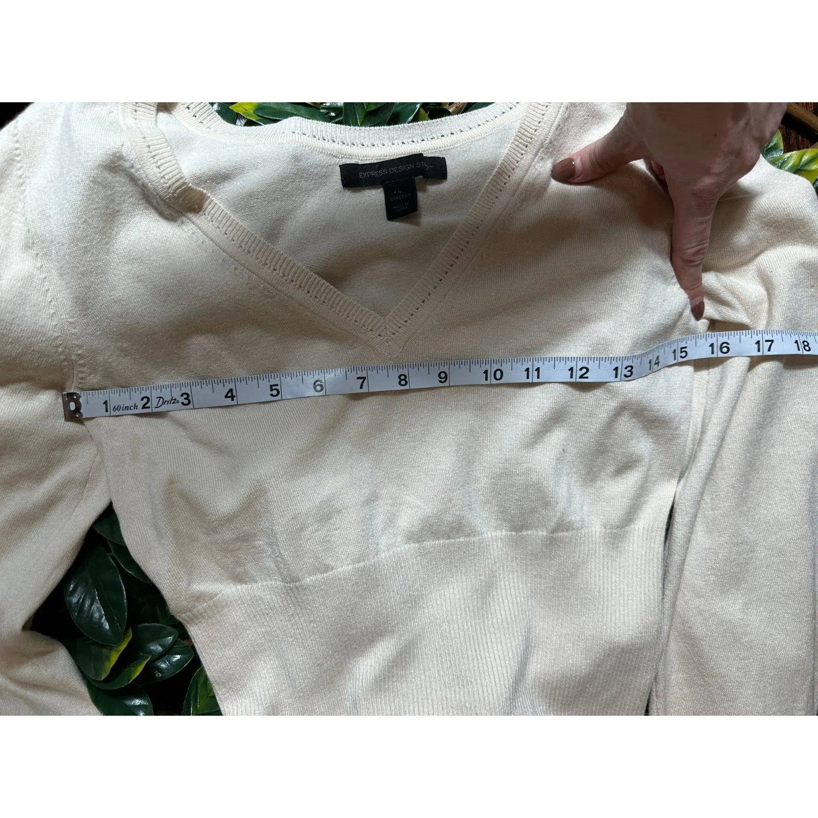 Vintage Express V Neck Cream Sweater Size Large - Image 7