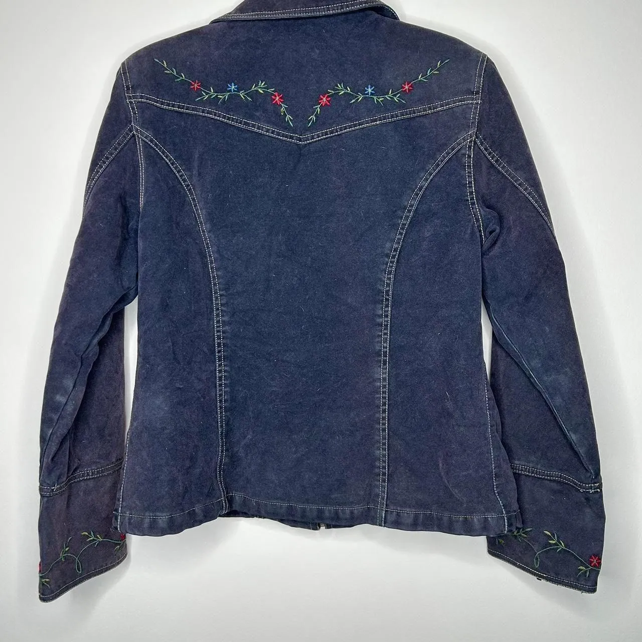 Vintage Y2K 2000s retro Dark blue denim jacket with embroidered flowers - Image 7