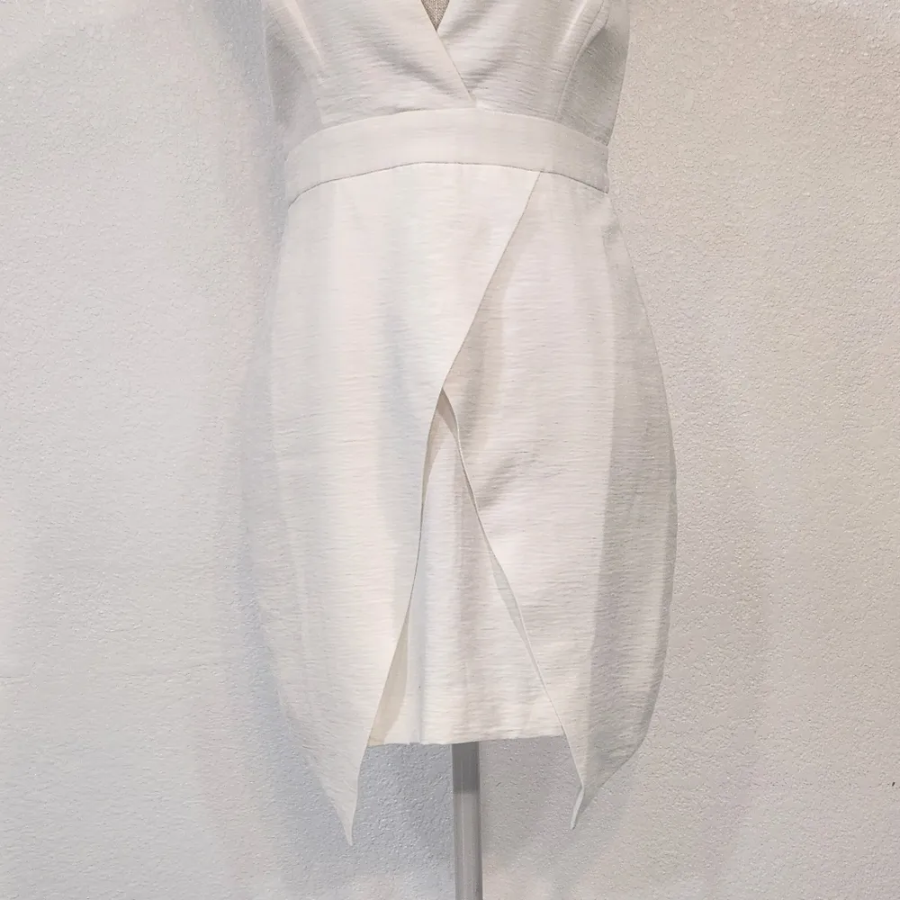 Finders Keepers Basic Instinct White Open Back Asymmetrical Dress Sz S - Image 11