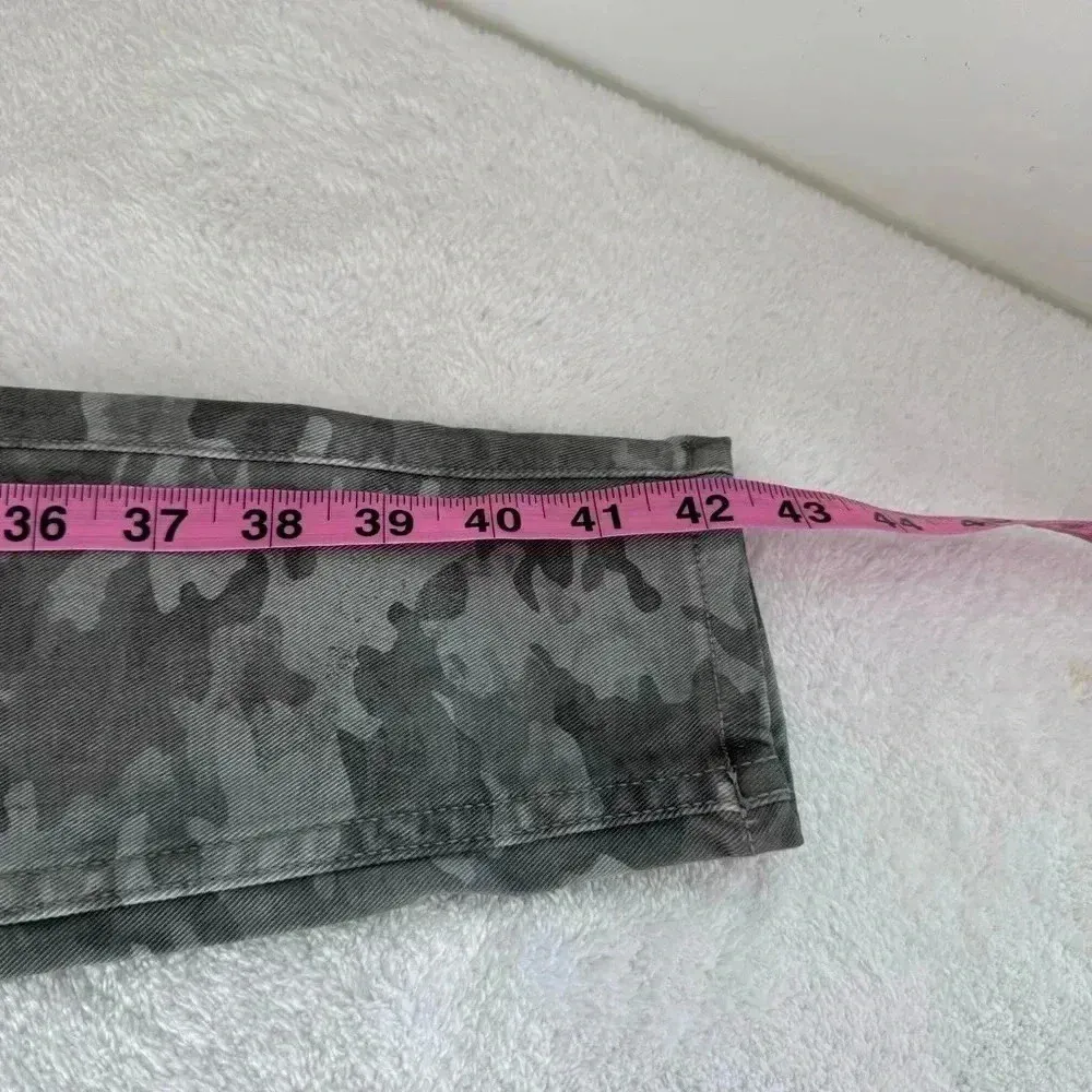 NWT Spanx Stretch Twill Ankle Cargo Pants in Stone Wash Camo size XS TALL - Image 10