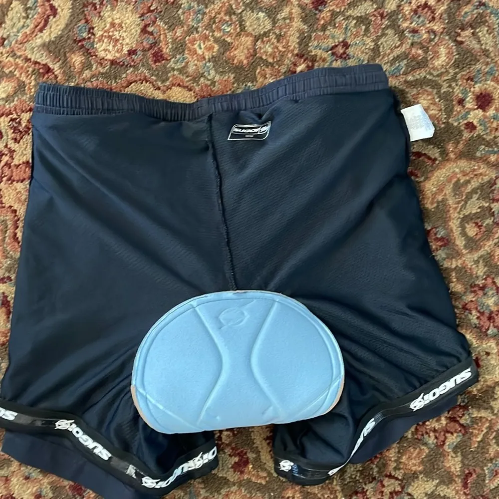 Sugoi women’s cycling shorts with padded mesh attached liner Black Size M - Image 6