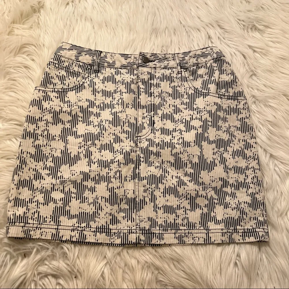 BDG Denim Mini Skirt Blue White Stripes Floral - Image 4