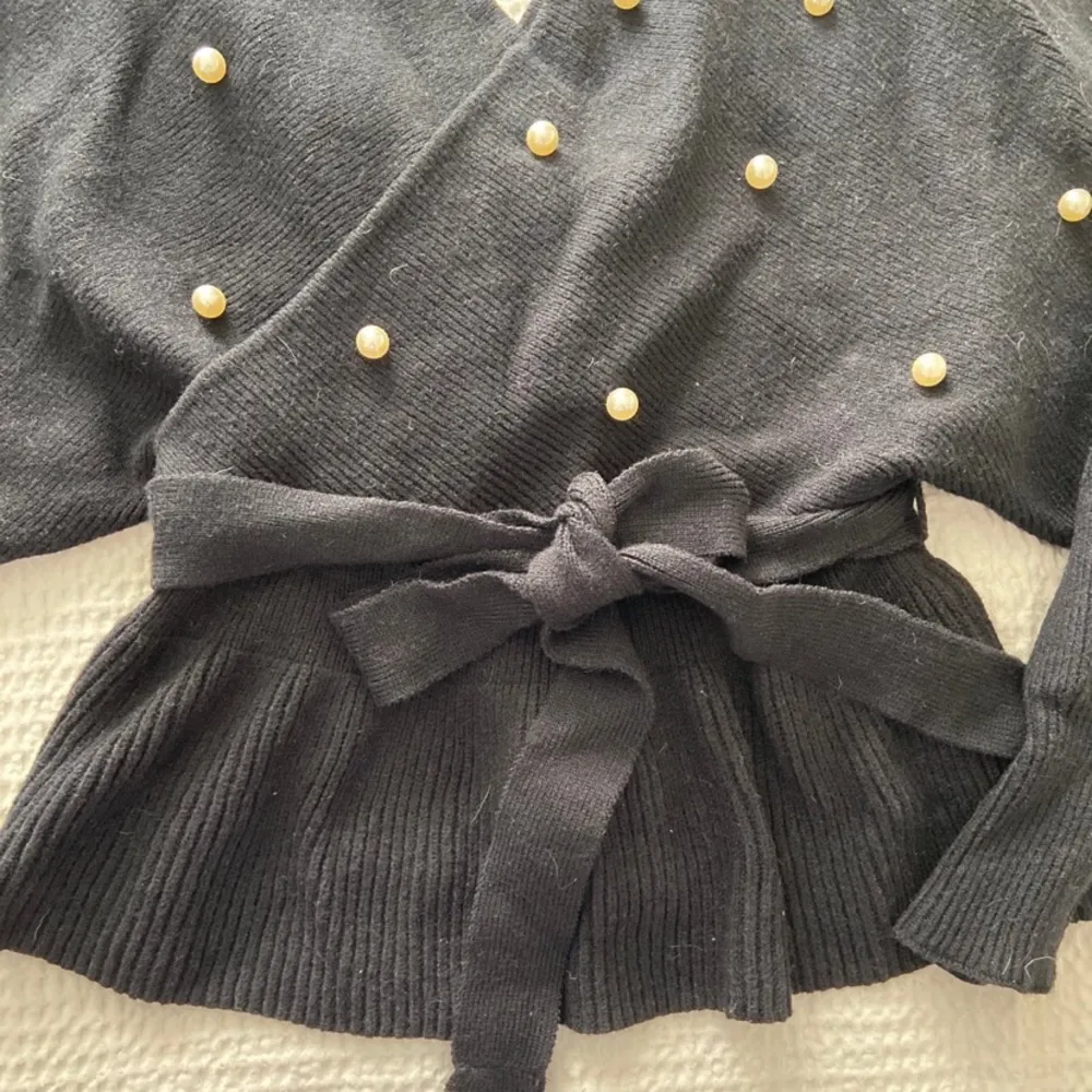 Black Pearl Sweater - Image 2