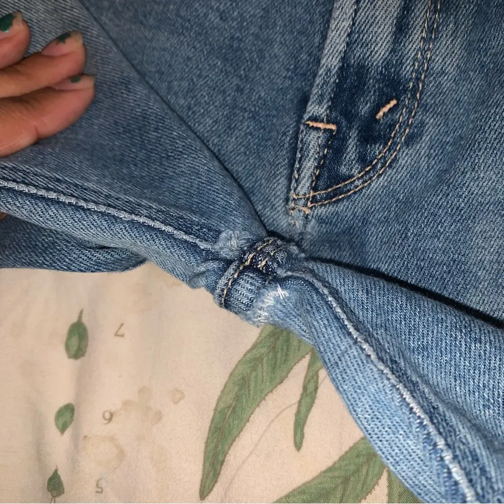 *see wear*MOTHER JEANS The Mid Rise Dazzler Ankle Fray Riding The Cliffside Size 26 - Image 4