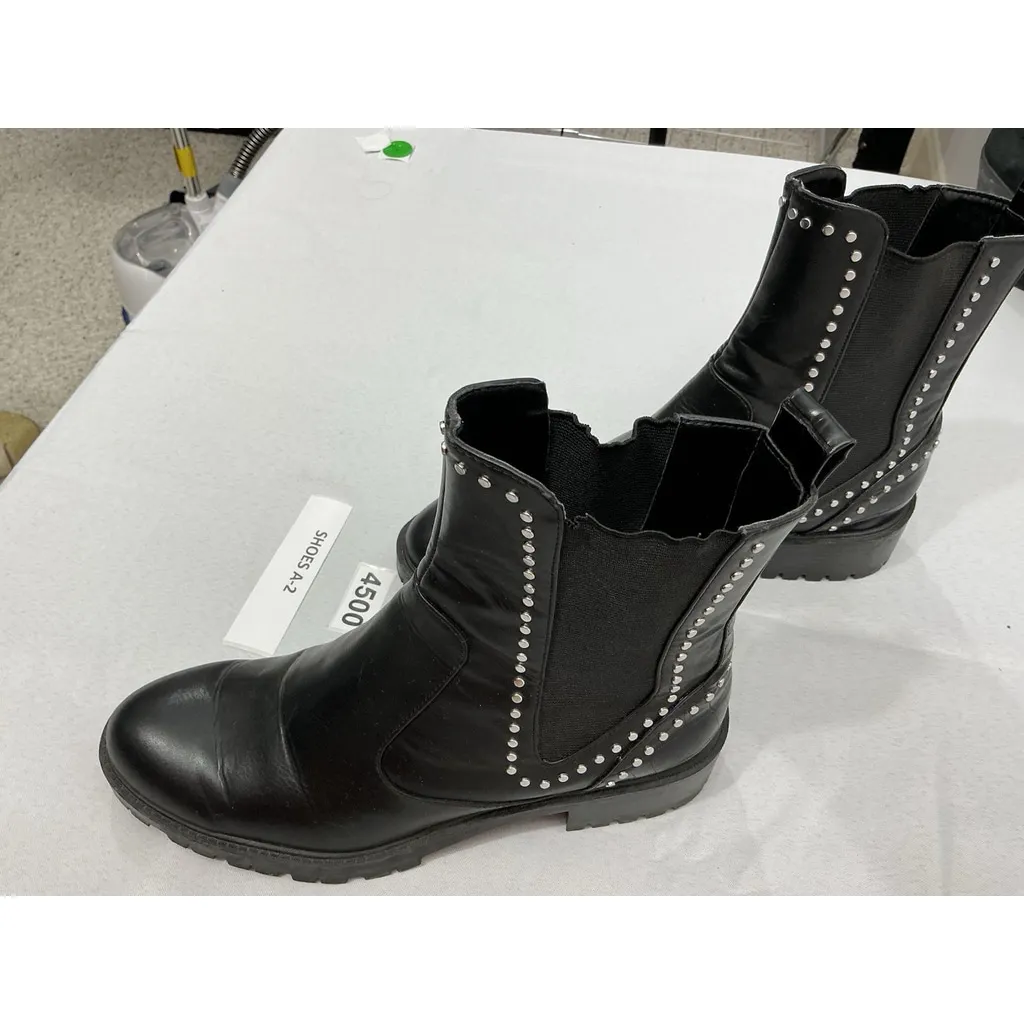 ZARA Womans  Trafaluc Pull On Ankle Boots 8.5/9 Black Stud Accents Chunky Heel - Image 2