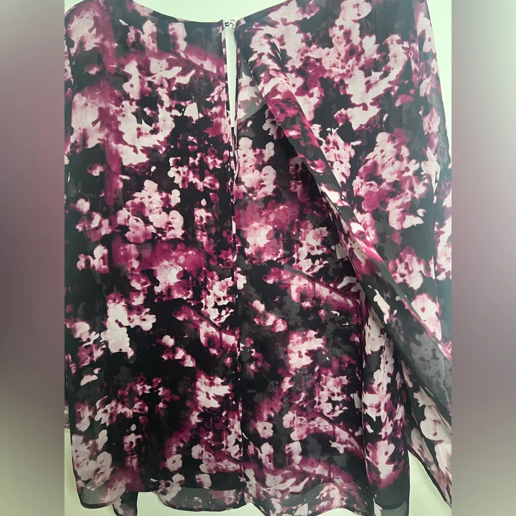 Jennifer Lopez Pink and Black Patterned Blouse size medium - Image 7