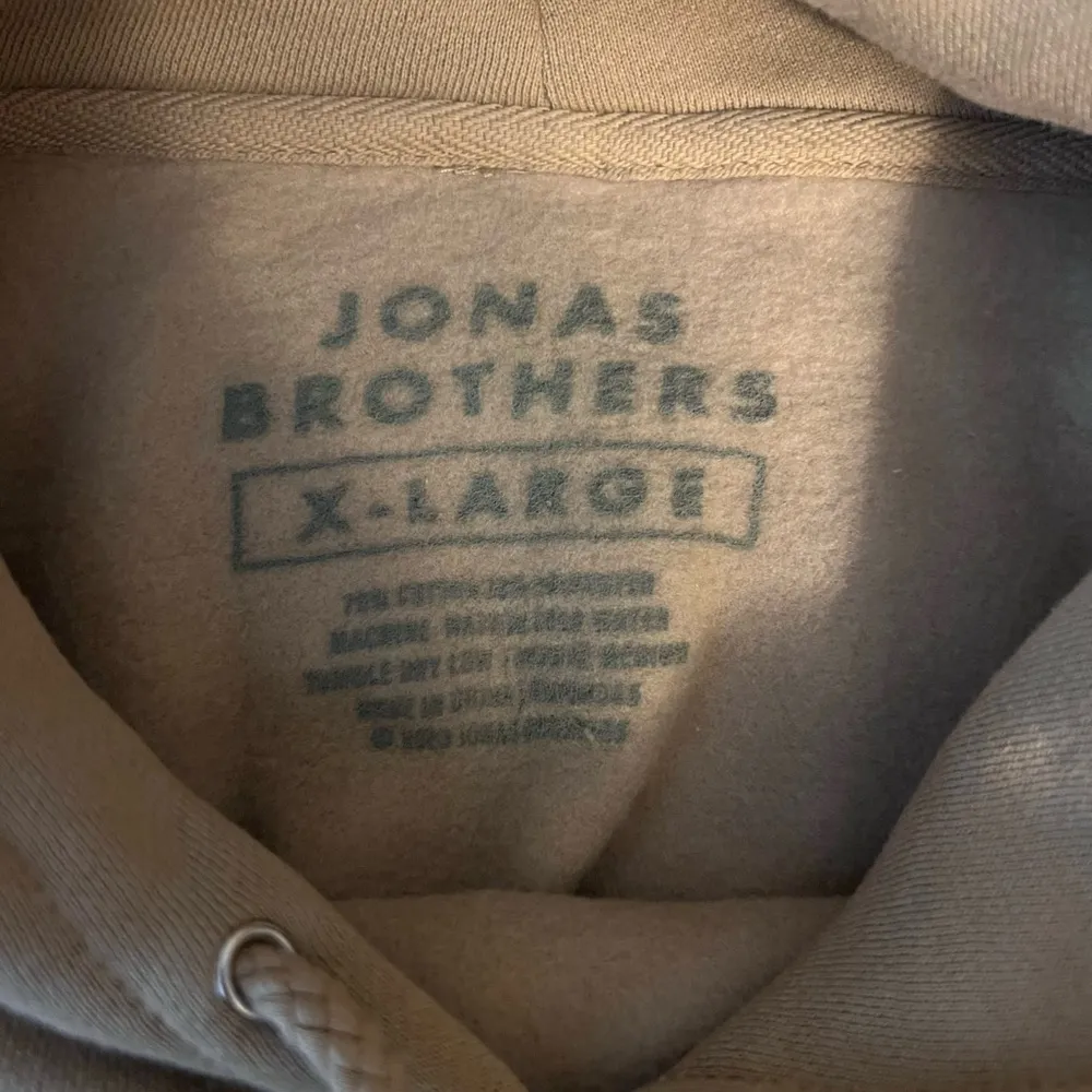 Jonas Brothers Tour Hoodie Tan Size XL - Image 5