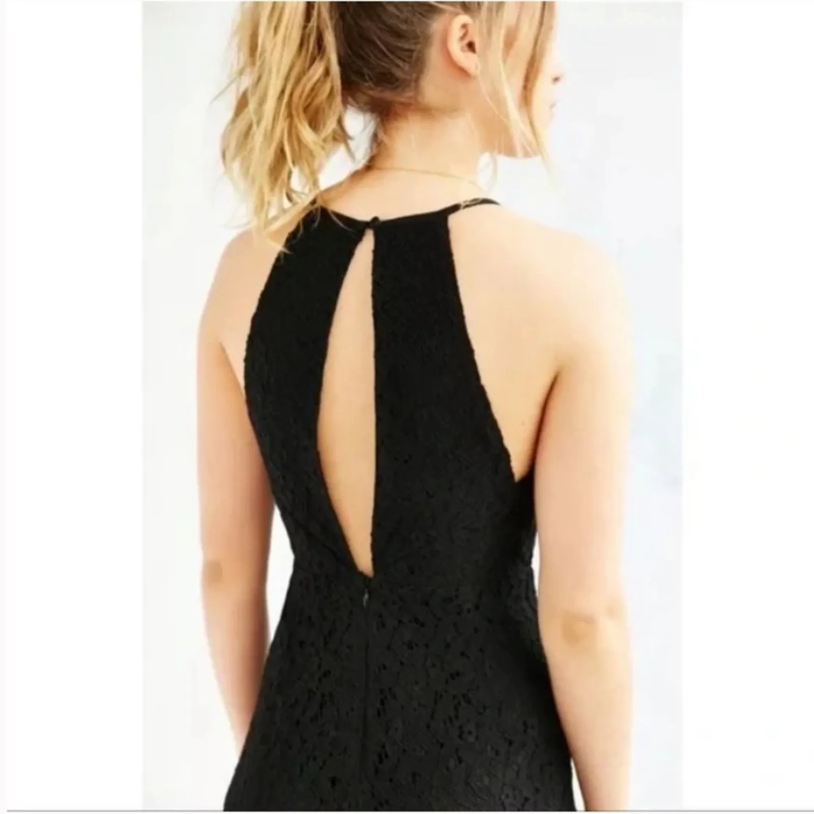 Kimichi Blue Lace Scallop Sleeveless Black Dress - Image 11