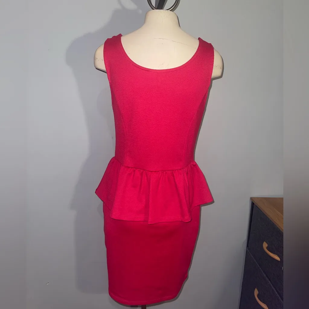 Rosey dark pink peplum dress cocktail mini dress EUC woman’s large - Image 2