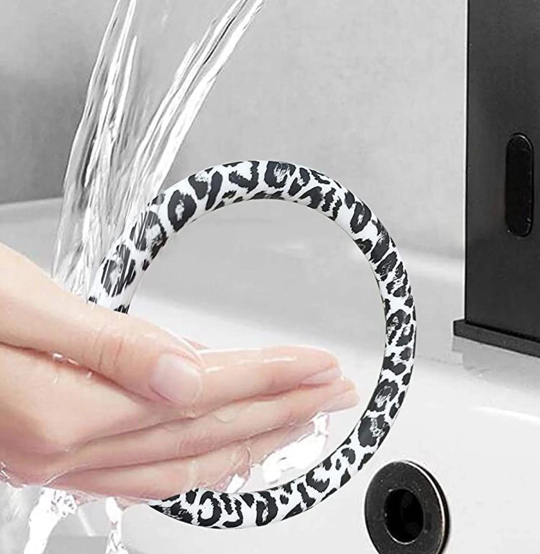 Classic Leopard Print Key Ring Round Silicone Bracelet Wristlet Keychain Bangle Multi - Image 3