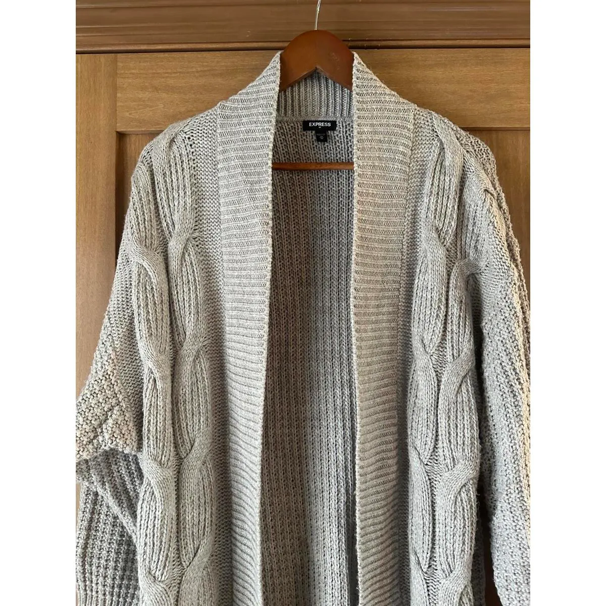 Express Taupe Cable Knit Chunky Open Front Cardigan Sweater Women’s size Medium - Image 5