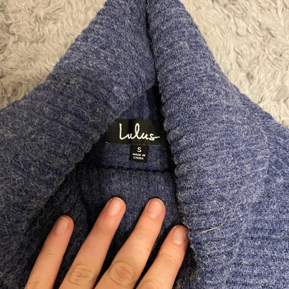 Lulu’s Blue Knit Sweater - Image 4