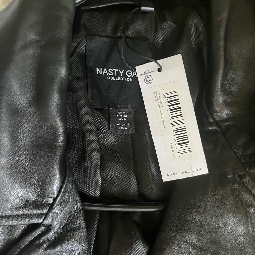 Cropped Real Leather Belt Detail Moto Jacket - Image 6