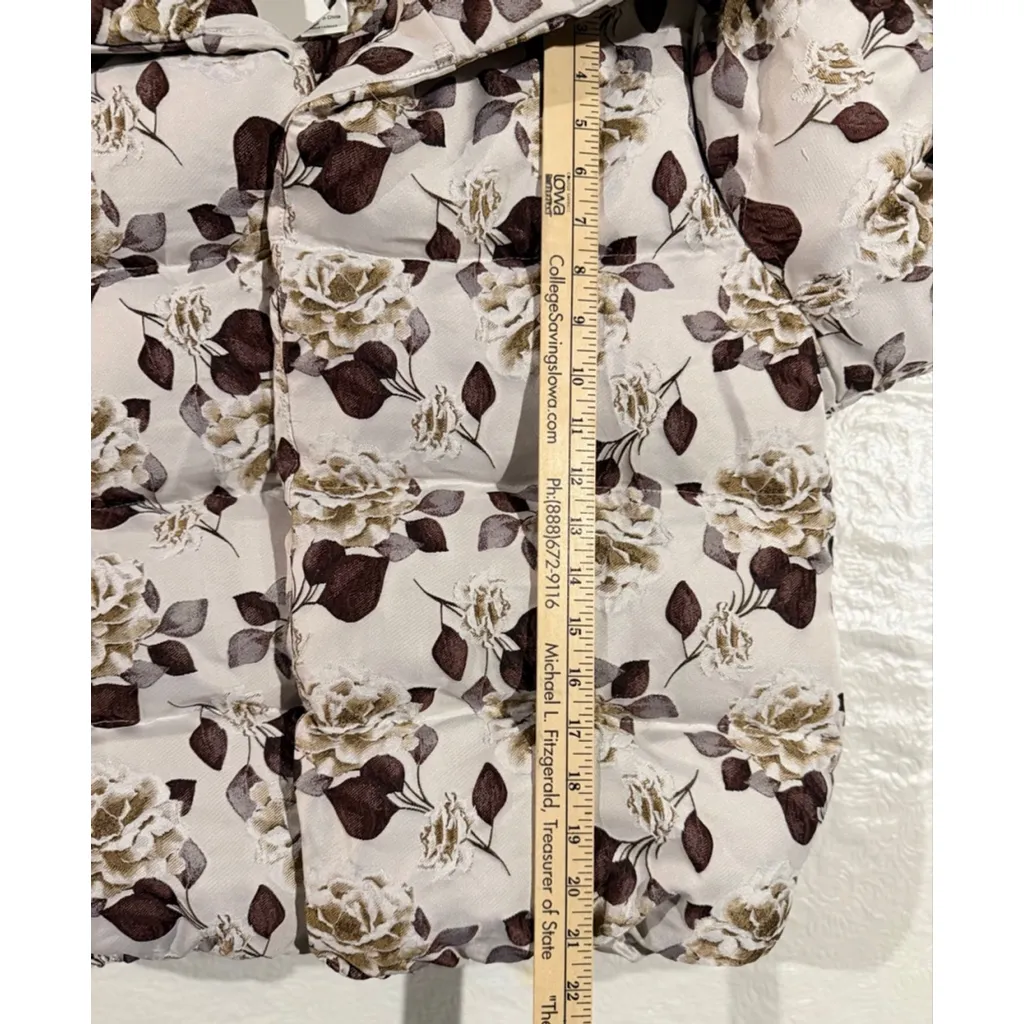 NWT Glamorous LuLus Seriously Comfy Light Grey Floral Jacquard Quilted Puffer XS - Image 8