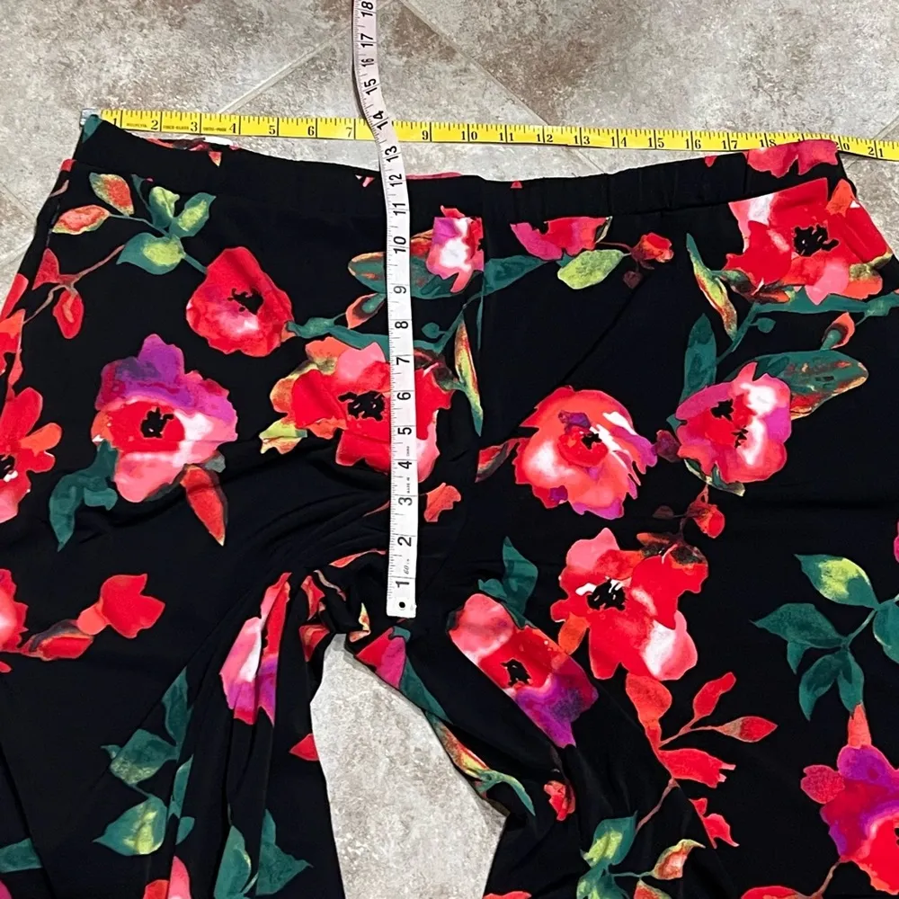 NEW Susan Graver floral wide leg high rise pull on capri pants black red XL - Image 6