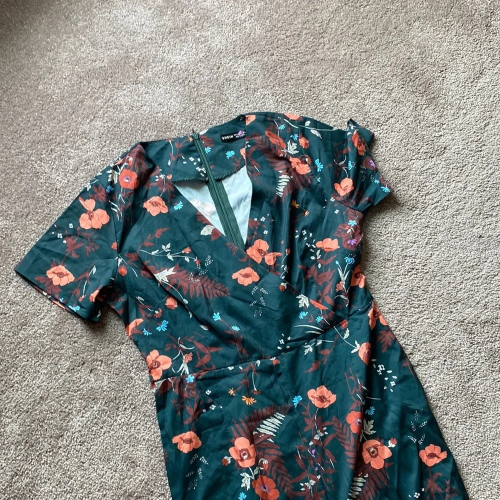 Shein Floral Print Jumpsuit SIZE M - Image 2