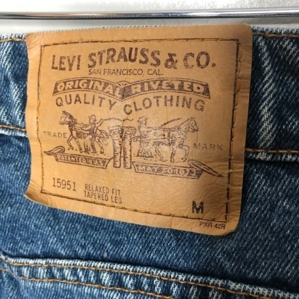 VINTAGE Levi’s tapered leg orange tab mom jeans - Image 2