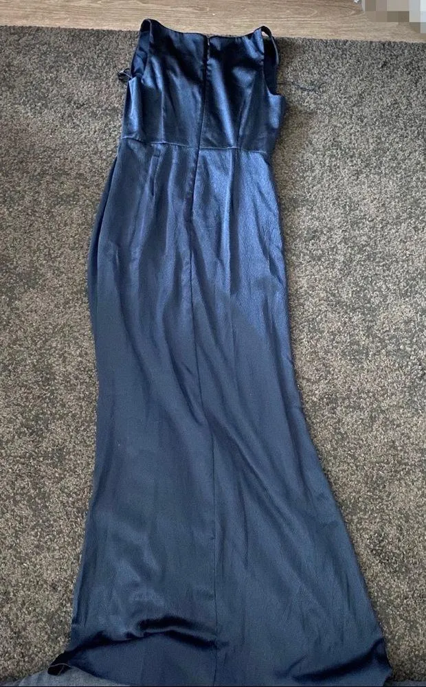 Adrianna Papell Satin V Neck Side slit Gown navy - Image 5