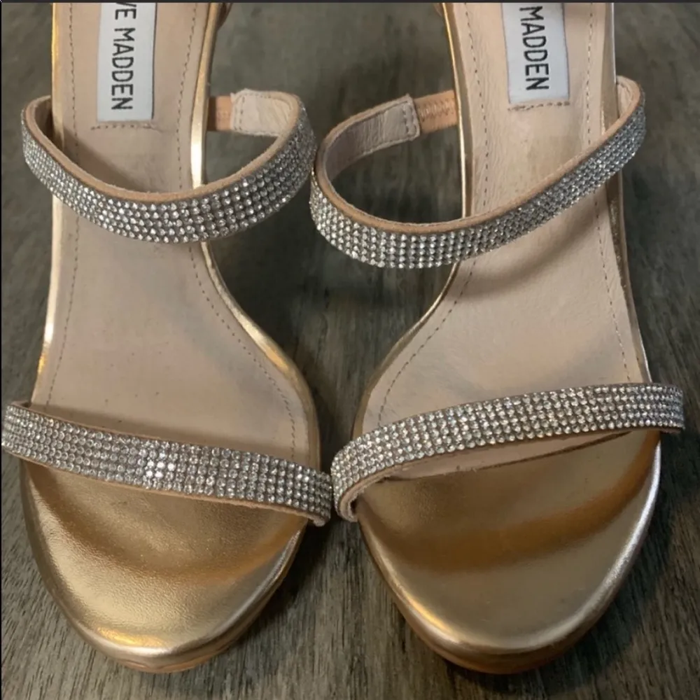 Steve Madden pink rose gold rhinestone heels - Image 4