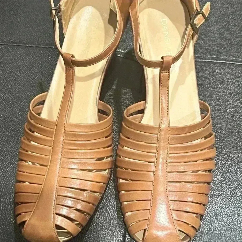 Danielle Cashmere woman’s shoes size 10 Tan - Image 3