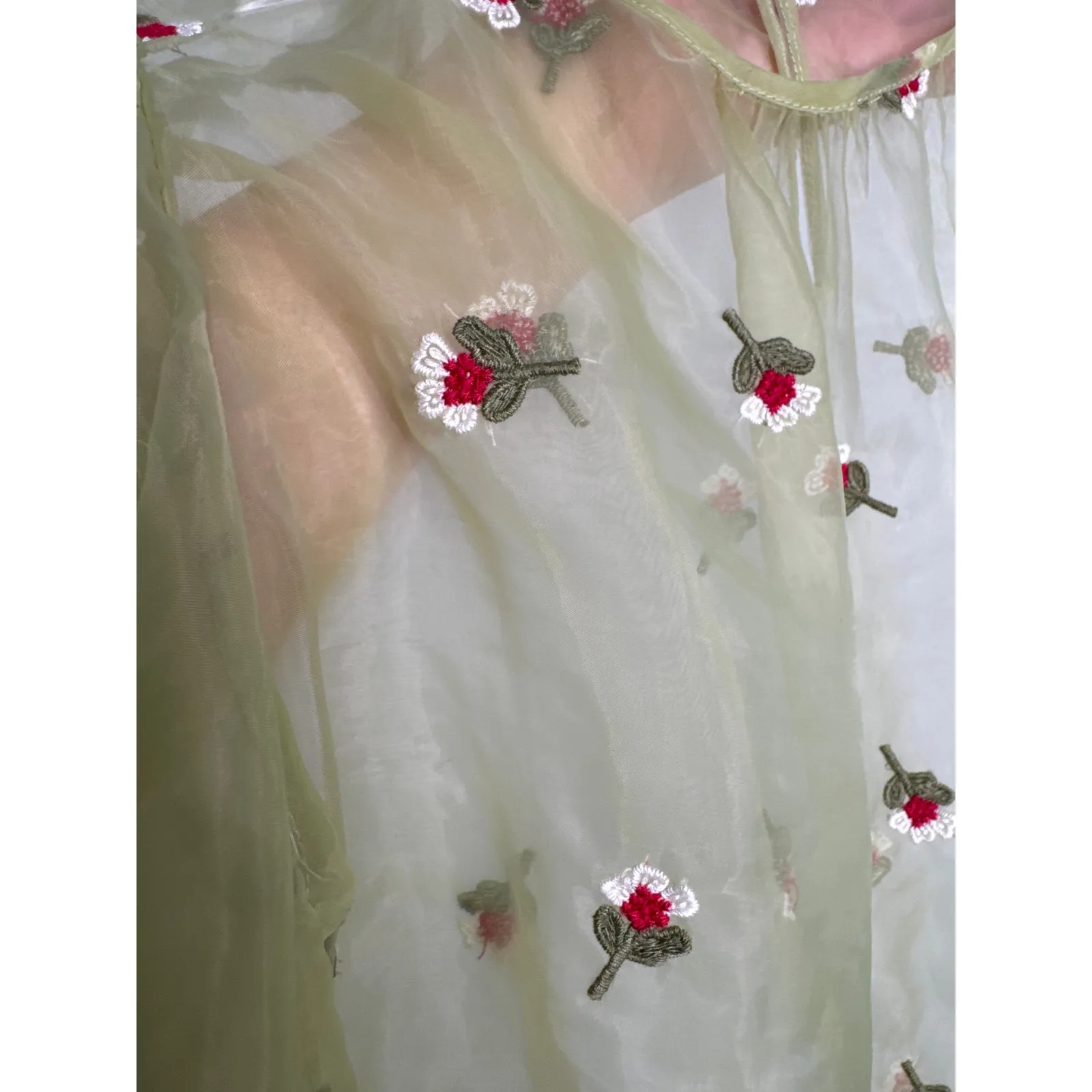 Zara sheer sexy green Embroidered Organza blouse with red roses medium - Image 10