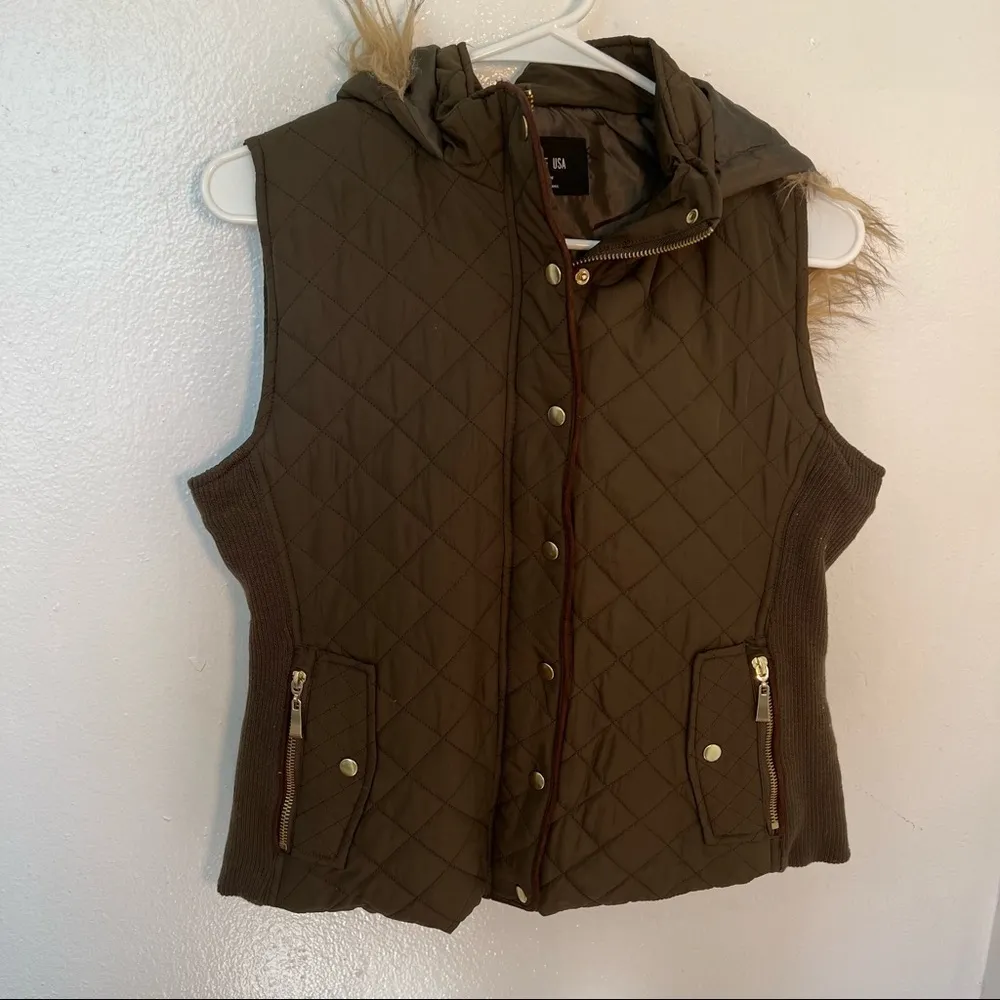 Active USA Quilted Padding Vest with Suede Piping Olive Shearling - Image 2