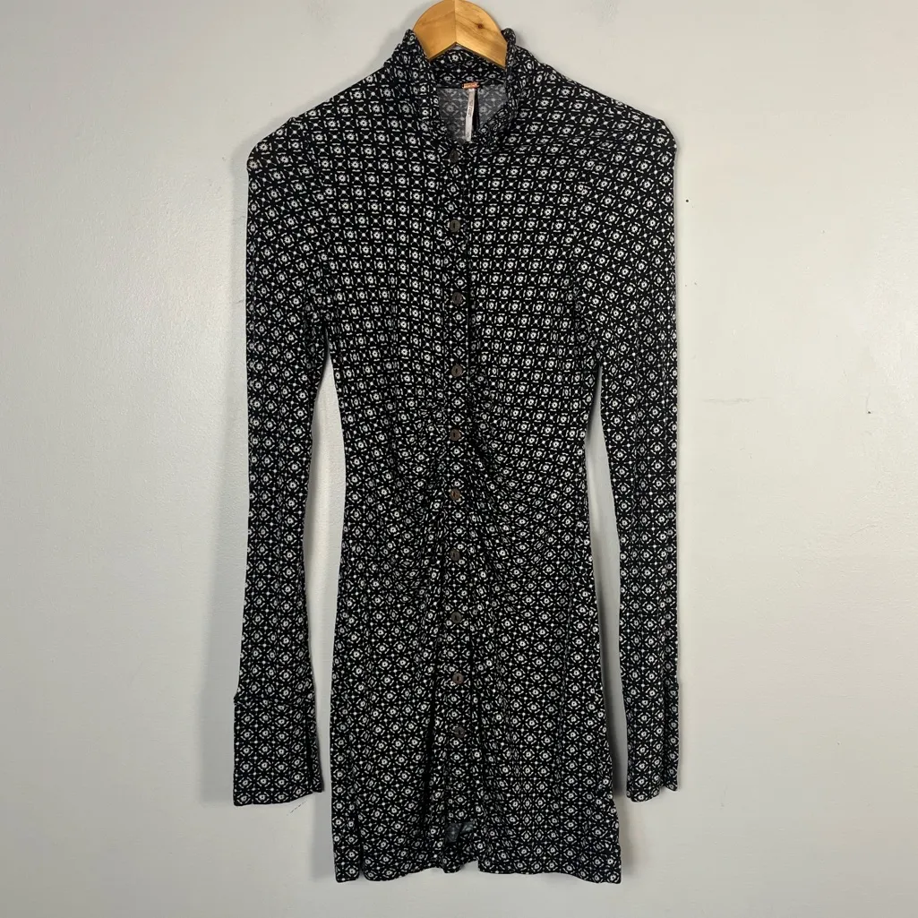 Free people Shayla Mini Dress in black long sleeve size small - Image 2