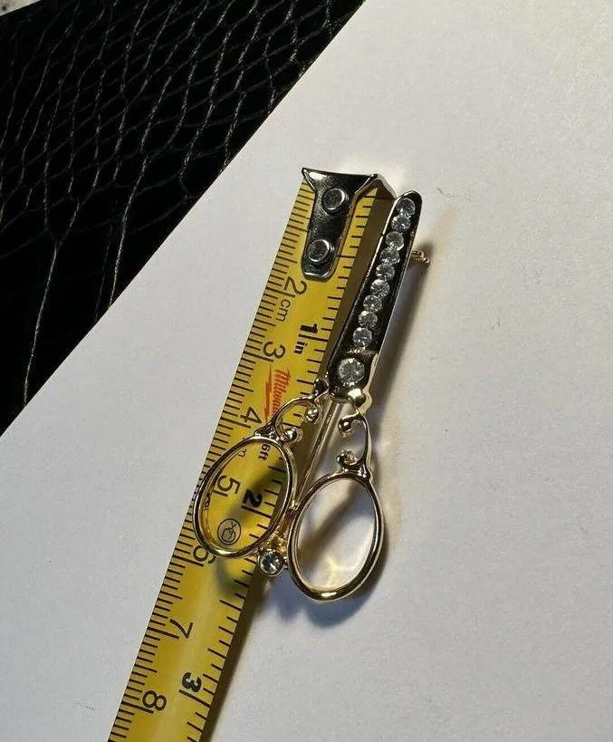 Gold Tone Scissors Rhinestone Brooch Pin Novelty NWOT - Image 8