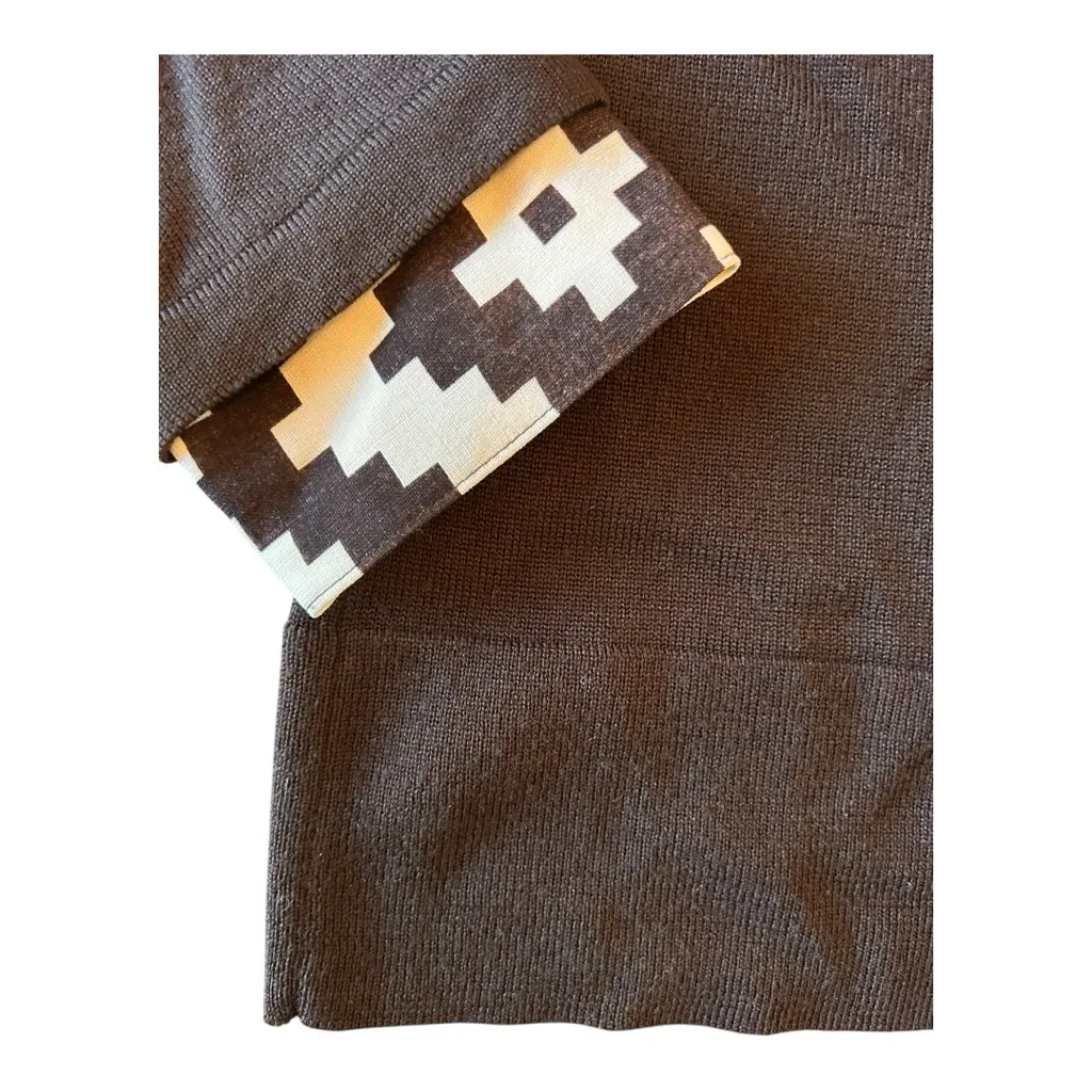 Tory Burch Women's Brown and White collared vneck sweater Size Large - Image 4