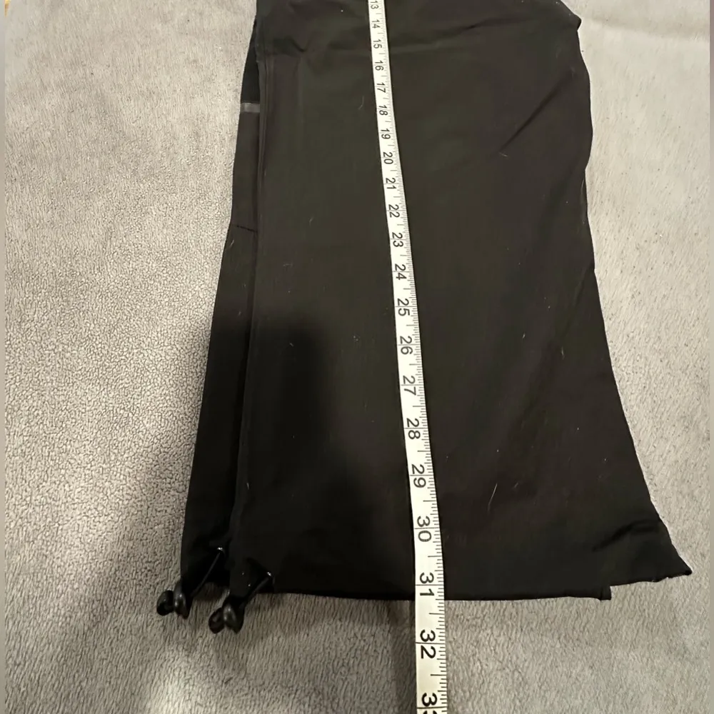 NWOT L.L. Bean Women's Comfort Cycling Capri with Cushioned Inner Short. M Black Size M - Image 4