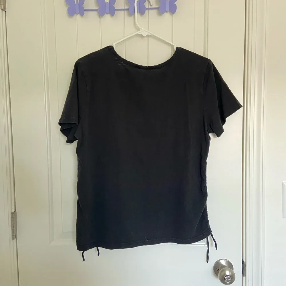 EUC |‎ Time & Tru women’s black cinched side top — large - Image 5