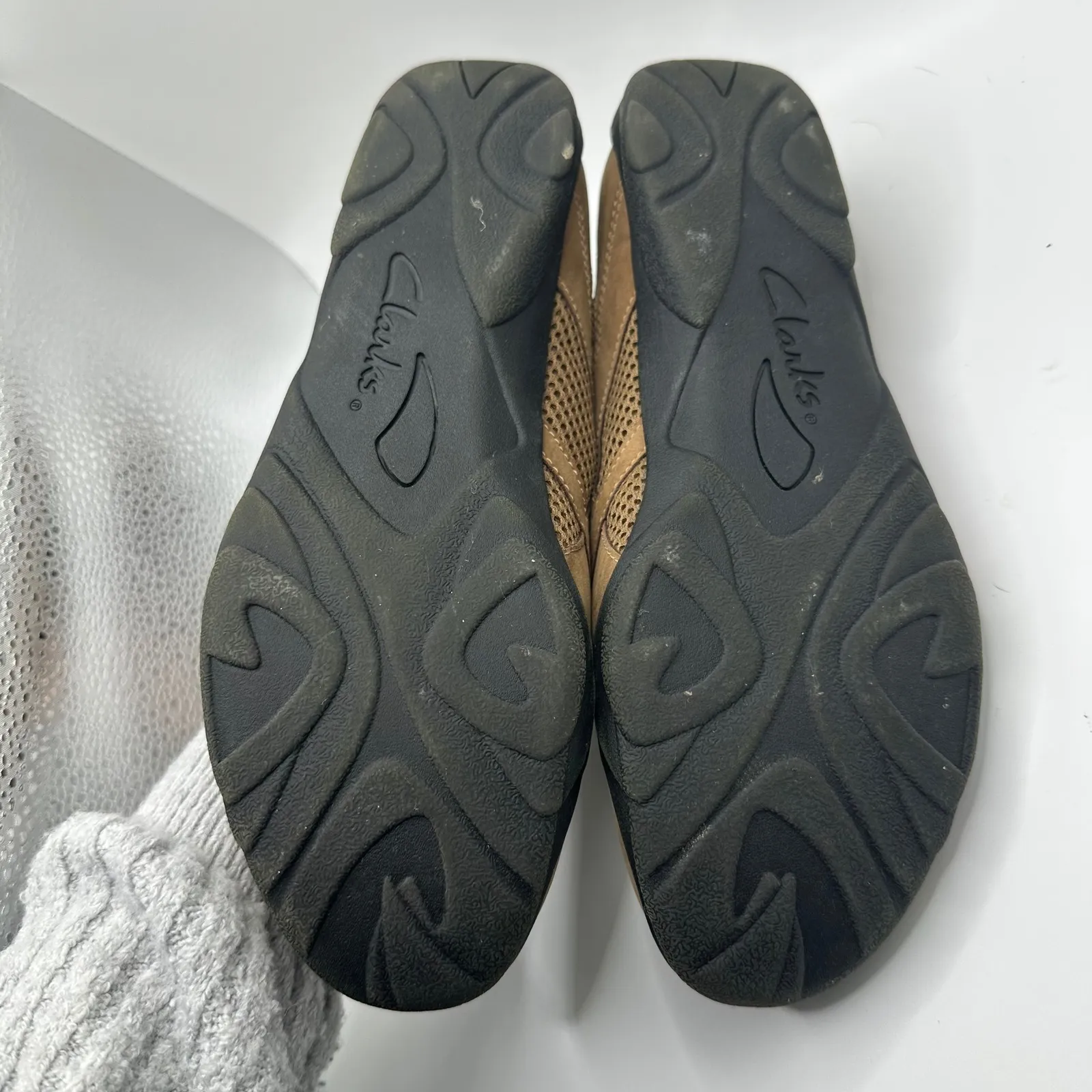 Clarks Women's Brown Mesh Leather Comfort Slip On Flats Shoes Size 8M - Image 4